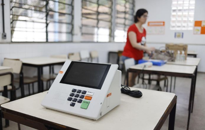 Aulas suspensas em Vitória da Conquista. Escolas serão preparadas para a votação.